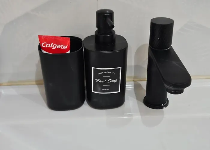 Art Boutique - Business Ready & Mid-term