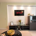 Art Boutique - Business Ready & Mid-term Apartman
