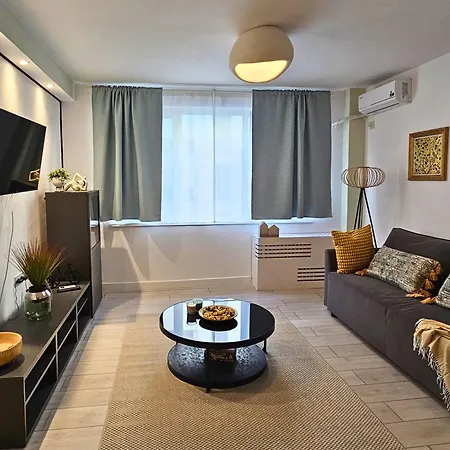 Art Boutique - Business Ready & Mid-term *