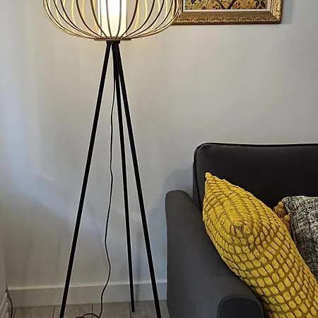 Apartment Art Boutique - Business Ready & Mid-term *