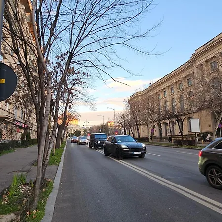 Art Boutique - Business Ready & Mid-term Apartment