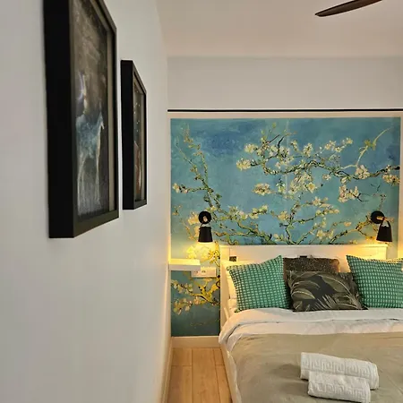 Art Boutique - Business Ready & Mid-term