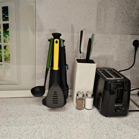 Art Boutique - Business Ready & Mid-term *