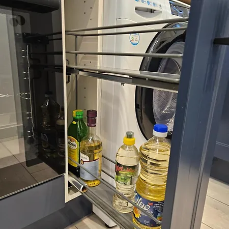 Art Boutique - Business Ready & Mid-term *