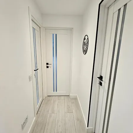 Art Boutique - Business Ready & Mid-term