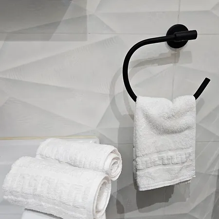 Art Boutique - Business Ready & Mid-term בוקרשט