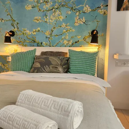 Apartment Art Boutique - Business Ready & Mid-term *