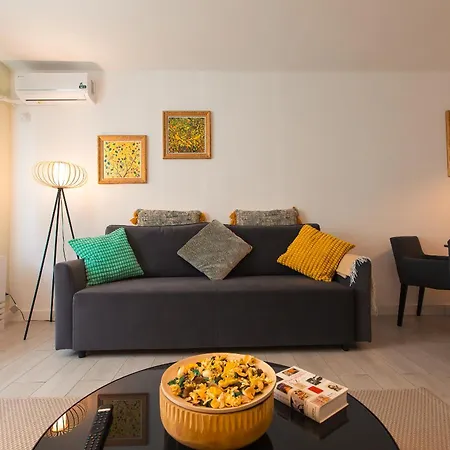 Art Boutique - Business Ready & Mid-term *