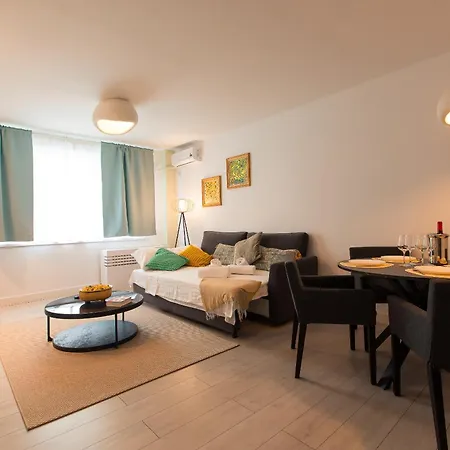 Art Boutique - Business Ready & Mid-term Apartament