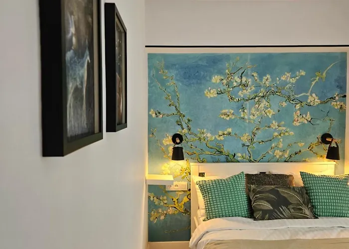 Art Boutique - Business Ready & Mid-term