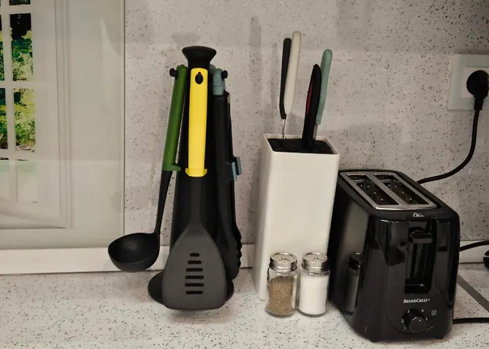 Art Boutique - Business Ready & Mid-term *