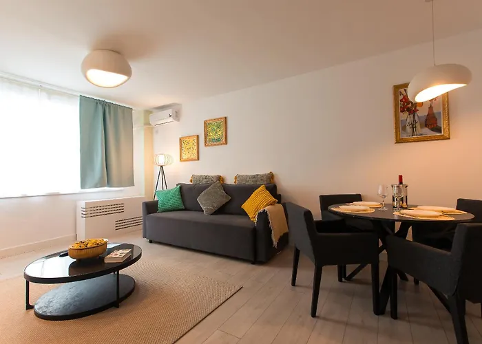 Apartment Art Boutique - Business Ready & Mid-term