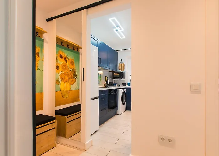 Art Boutique - Business Ready & Mid-term *