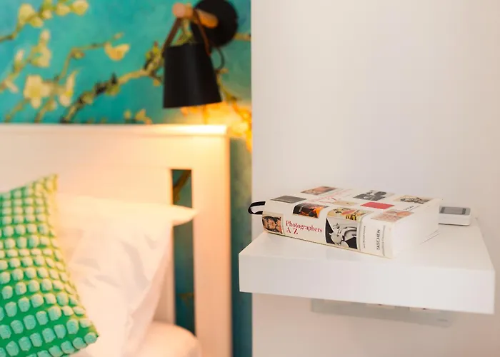 Art Boutique - Business Ready & Mid-term